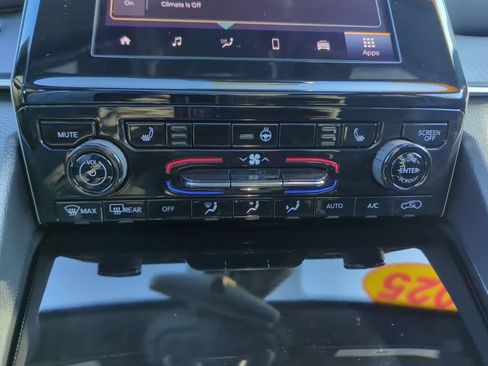 Used 2025 Jeep Grand Cherokee Altitude image 28