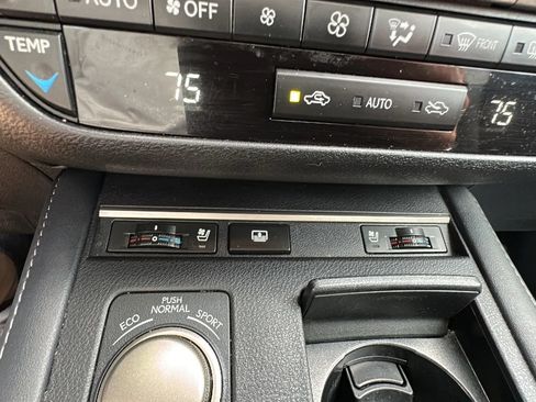 Used 2017 Lexus ES 350 w/ Luxury Package FWD image 16
