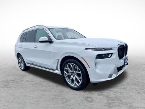 Used 2024 BMW X7 xDrive40i AWD/4WD image 3
