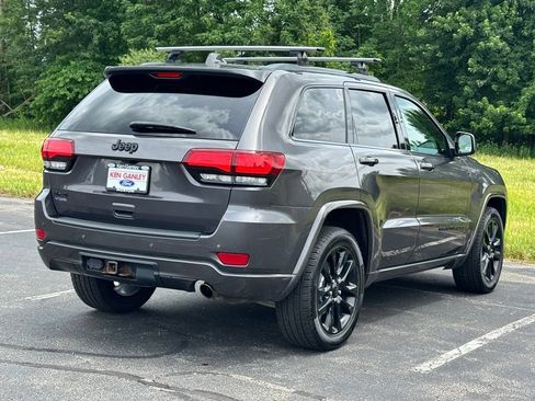 Used 2020 Jeep Grand Cherokee Altitude AWD/4WD image 9
