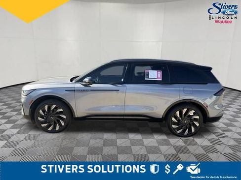 Used 2025 Lincoln Nautilus Reserve w/ Jet Appearance Package AWD/4WD image 10
