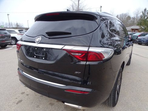 Used 2022 Buick Enclave AWD Essence w/ Sport Touring Edition image 9