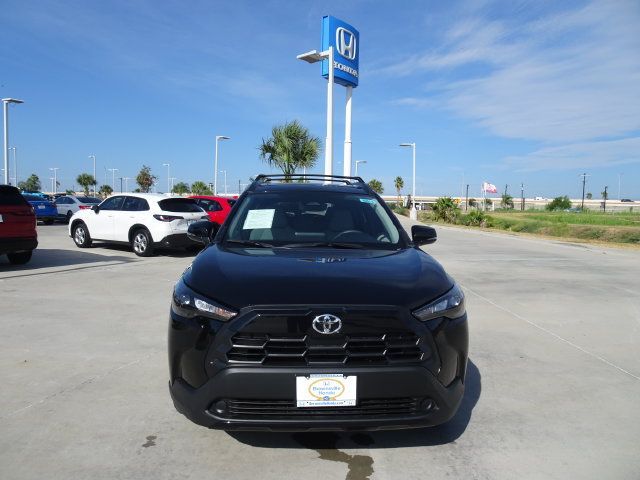 Used 2026 Toyota Corolla Cross LE w/ Moonroof Package FWD image 2