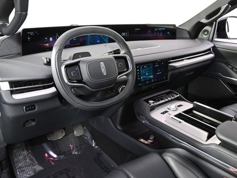 New 2025 Lincoln Navigator Reserve w/ Jet Appearance Package image 12