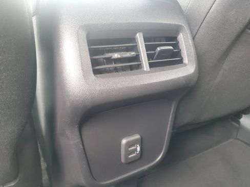 Used 2024 Chevrolet Equinox LT FWD image 11
