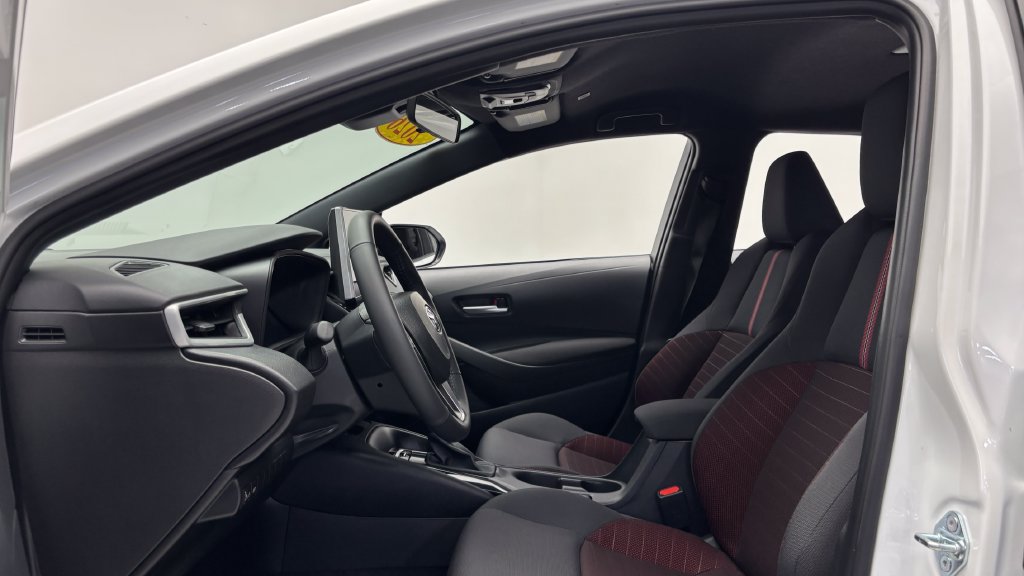 Certified 2026 Toyota Corolla SE w/ SE Package FWD image 12