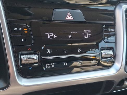 Certified 2023 Kia Sorento EX image 16