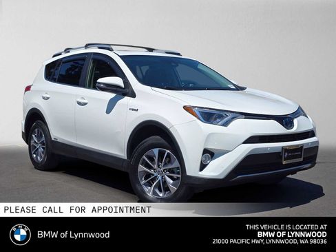 Used 2016 Toyota RAV4 XLE w/ Convenience Package AWD/4WD image 1