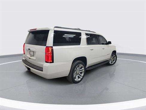 Used 2019 Chevrolet Suburban LT w/ Max Trailering Package image 3