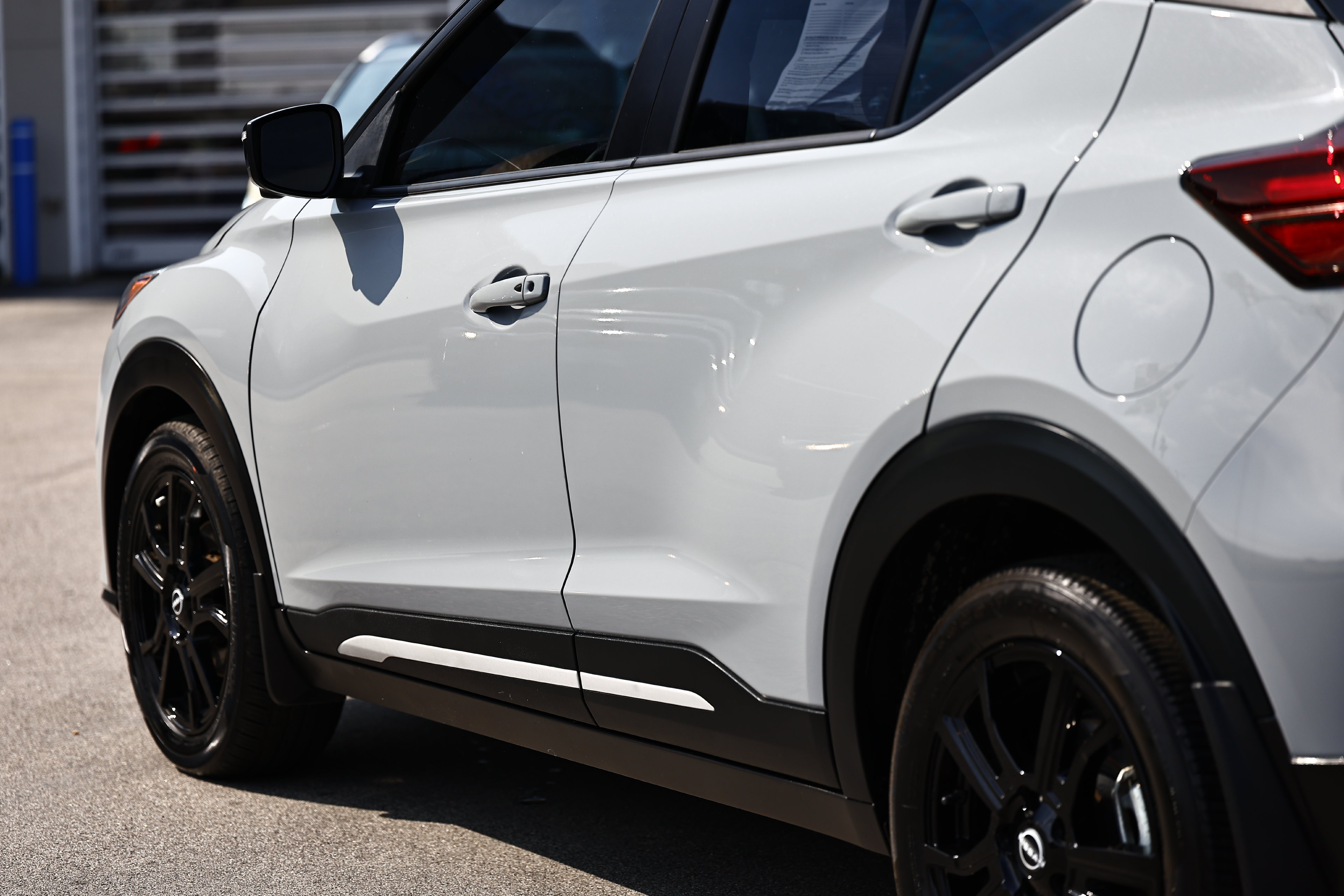Used 2024 Nissan Kicks SR w/ SR Premium Package FWD image 6