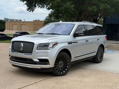 Used 2019 Lincoln Navigator Reserve AWD/4WD image 3