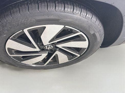 Used 2024 Volkswagen Atlas SE FWD image 11