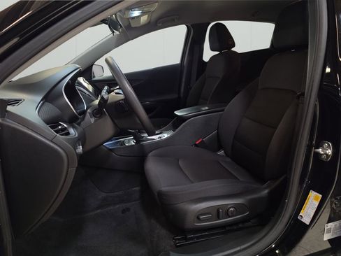 Used 2025 Chevrolet Malibu LT image 13