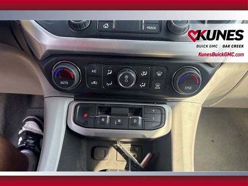 Used 2023 GMC Acadia SLT image 23