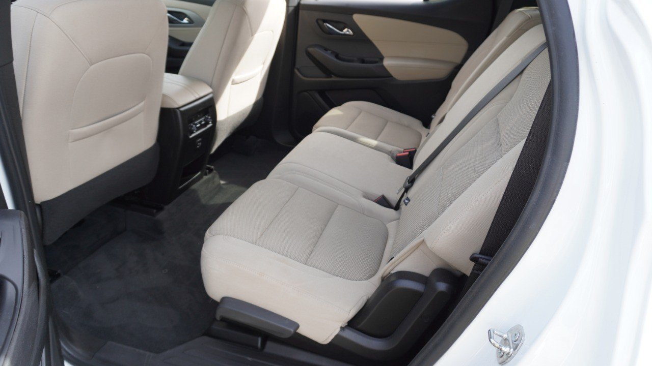 Used 2022 Chevrolet Traverse LS FWD image 26