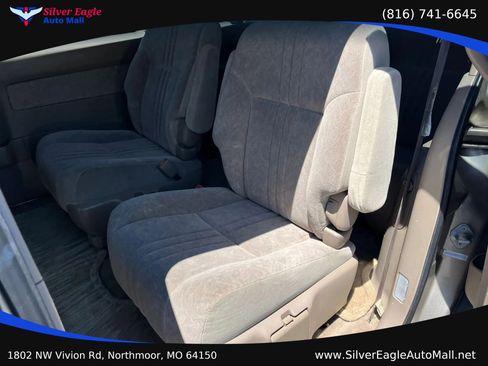 Used 2000 Toyota Sienna LE FWD image 11
