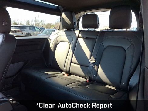 Used 2023 Land Rover Defender 90 S image 13