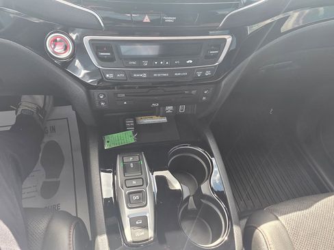 Certified 2022 Honda Pilot Black Edition image 21