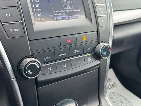 Used 2017 Toyota Camry SE image 20