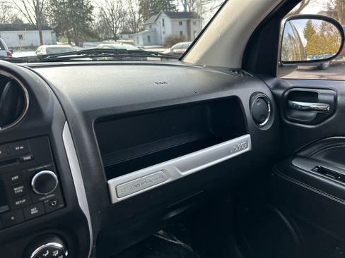 Used 2014 Jeep Compass Latitude w/ Sun/Sound Group image 23