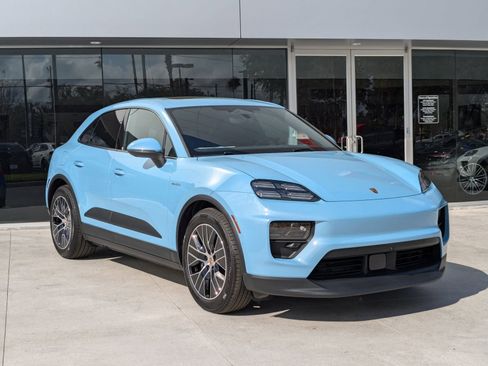 New 2025 Porsche Macan Electric image 6