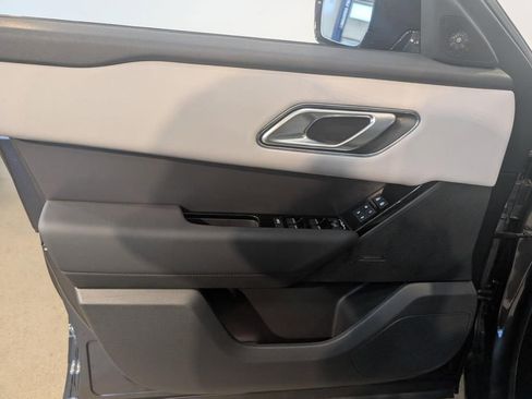 Used 2026 Land Rover Range Rover Velar S AWD/4WD image 11