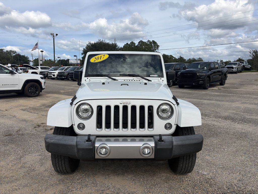 Used 2017 Jeep Wrangler Unlimited Sahara w/ Connectivity Group AWD/4WD image 9
