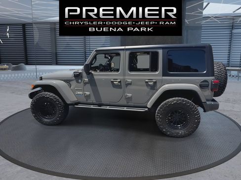 Used 2022 Jeep Wrangler Unlimited Sahara AWD/4WD image 5