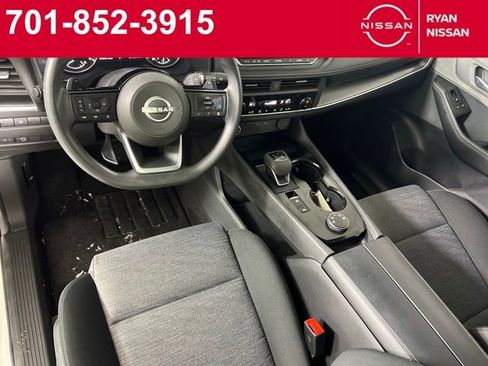 Certified 2023 Nissan Rogue SV image 28