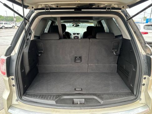 Used 2014 GMC Acadia SLE FWD image 18