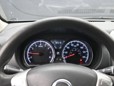 Used 2019 Nissan Versa SV FWD image 13