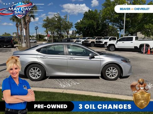 Used 2025 Toyota Camry LE FWD image 3