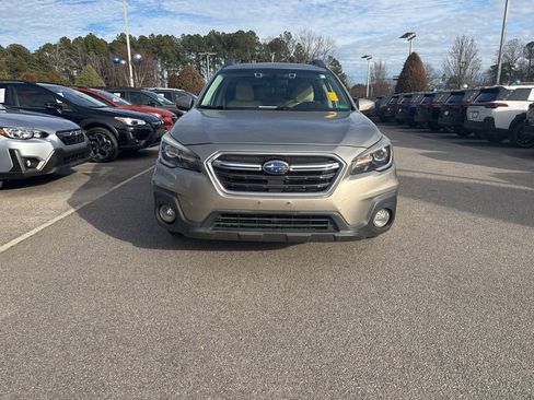Used 2018 Subaru Outback 2.5i Limited image 6