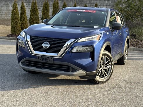 Used 2023 Nissan Rogue S image 5