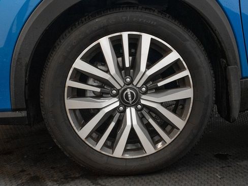 Used 2023 Nissan Kicks SV image 9