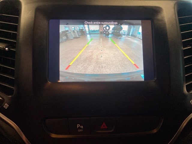 Used 2019 Jeep Cherokee Latitude Plus w/ Comfort/Convenience Group AWD/4WD image 24
