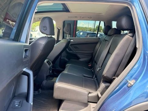 Used 2020 Volkswagen Tiguan SEL FWD image 12