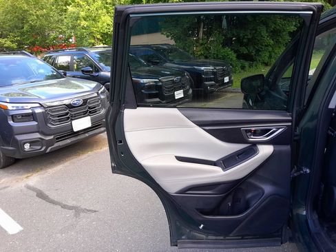 Used 2022 Subaru Forester Premium AWD/4WD image 28