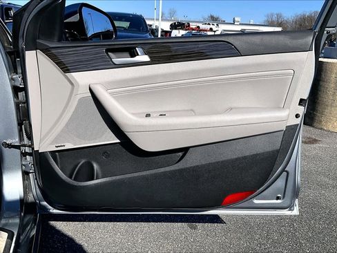 Used 2015 Hyundai Sonata Limited w/ Option Group 06 image 23