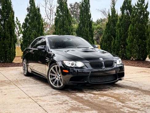 Used 2013 BMW M3 Convertible image 2