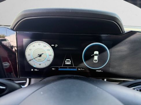 Used 2021 Hyundai Elantra Limited FWD image 13