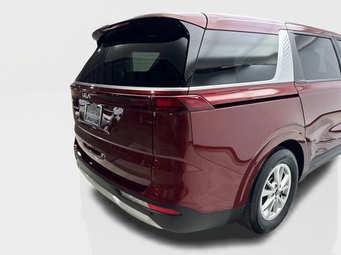 Used 2024 Kia Carnival LX FWD image 18