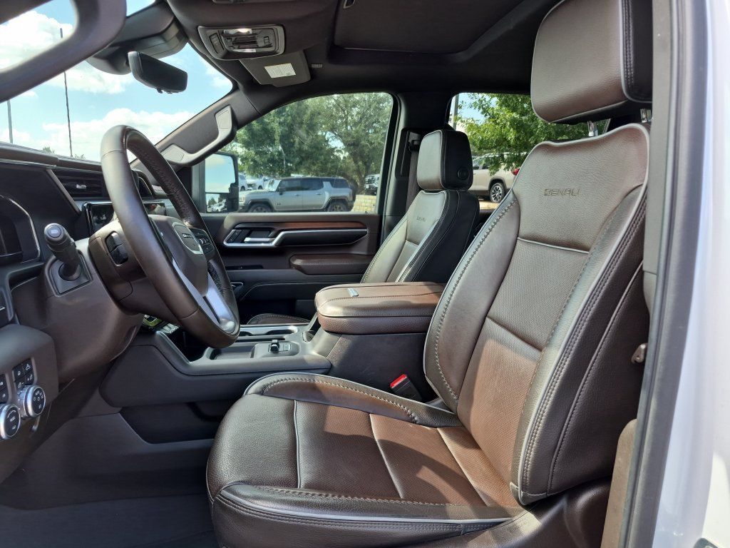 Used 2024 GMC Sierra 3500 Denali w/ Denali Reserve Package AWD/4WD image 23