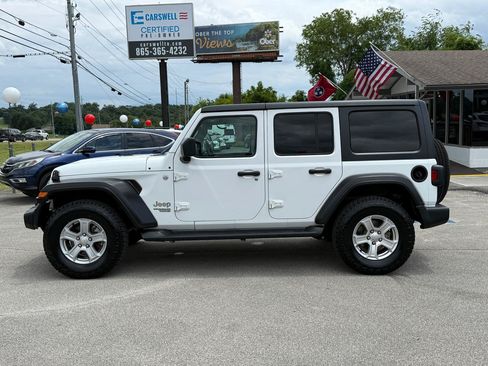 Used 2018 Jeep Wrangler Unlimited Sport S AWD/4WD image 6