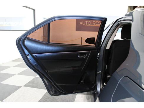 Used 2018 Toyota Corolla LE image 21