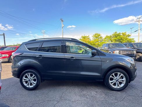 Used 2018 Ford Escape SE FWD image 6