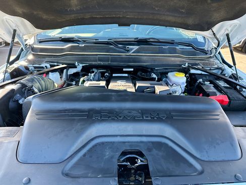 Used 2024 RAM 2500 Laramie image 34