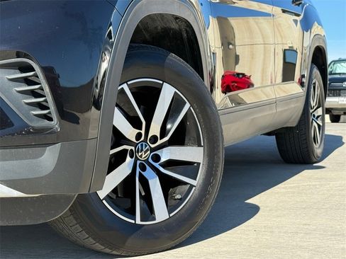 Used 2022 Volkswagen Atlas SE image 2