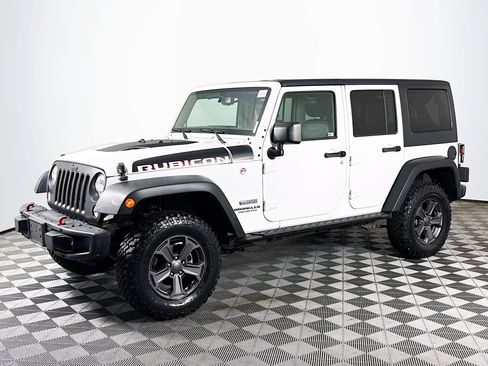 Used 2017 Jeep Wrangler Unlimited Rubicon w/ Quick Order Package 24Z Recon image 4