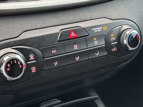 Used 2016 Kia Sorento LX image 29